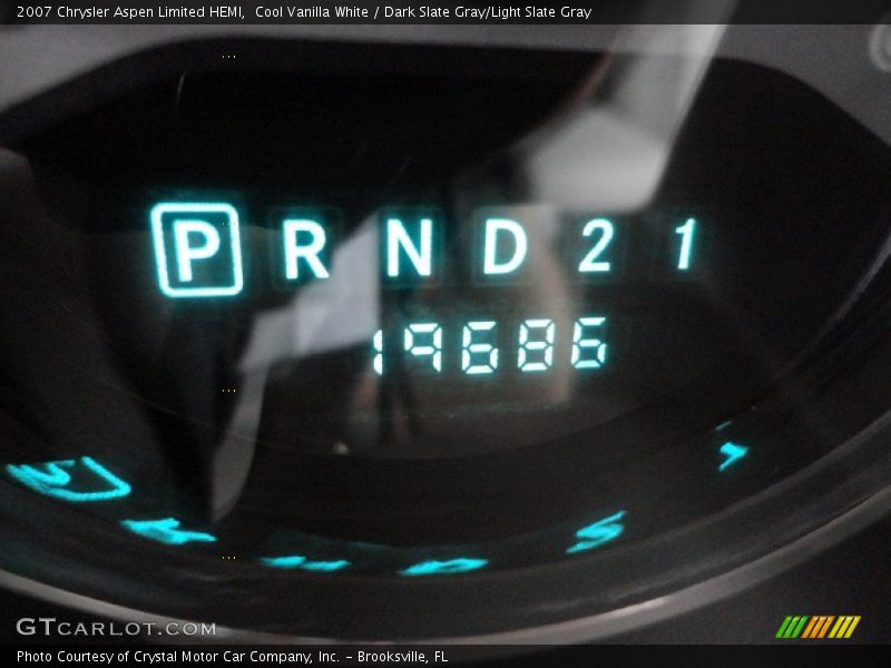 Cool Vanilla White / Dark Slate Gray/Light Slate Gray 2007 Chrysler Aspen Limited HEMI