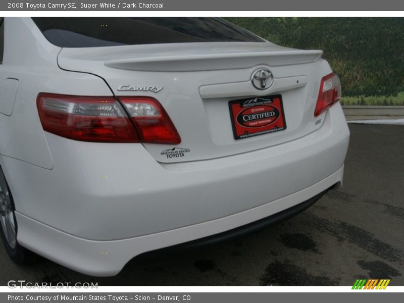 Super White / Dark Charcoal 2008 Toyota Camry SE