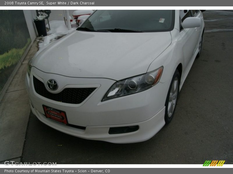 Super White / Dark Charcoal 2008 Toyota Camry SE
