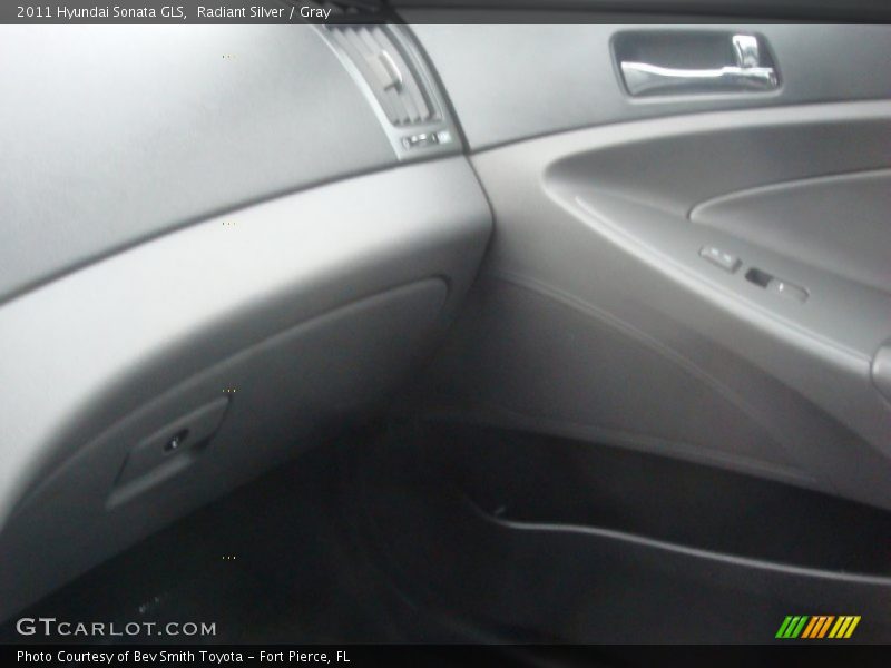 Radiant Silver / Gray 2011 Hyundai Sonata GLS