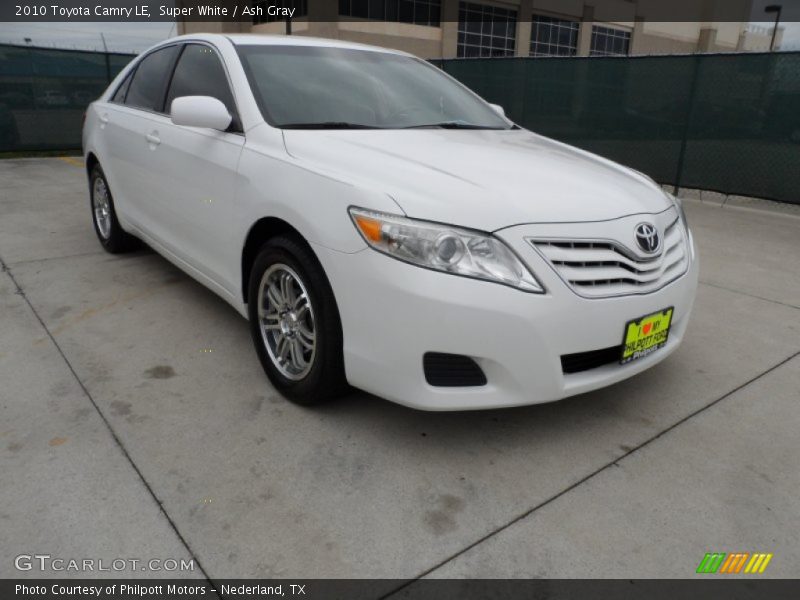 Super White / Ash Gray 2010 Toyota Camry LE