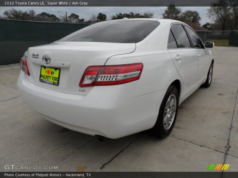 Super White / Ash Gray 2010 Toyota Camry LE