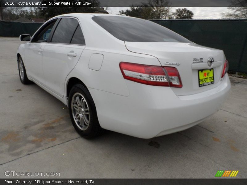 Super White / Ash Gray 2010 Toyota Camry LE