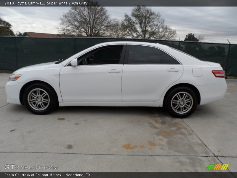Super White / Ash Gray 2010 Toyota Camry LE