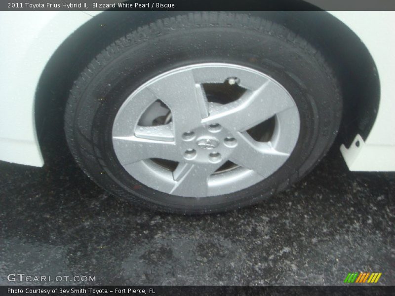 Blizzard White Pearl / Bisque 2011 Toyota Prius Hybrid II