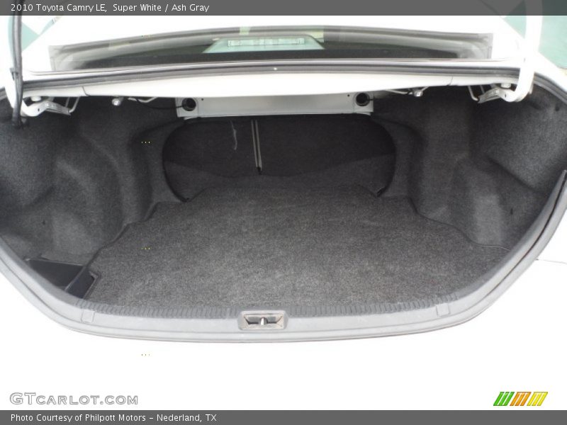 Super White / Ash Gray 2010 Toyota Camry LE