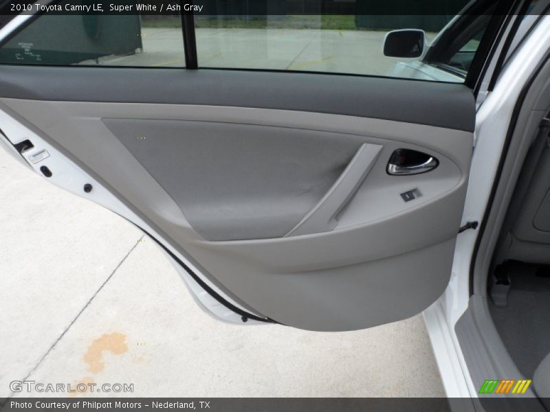 Super White / Ash Gray 2010 Toyota Camry LE