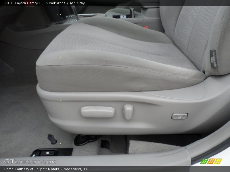Super White / Ash Gray 2010 Toyota Camry LE