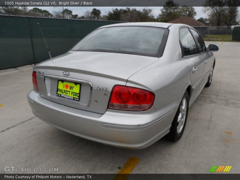 Bright Silver / Black 2005 Hyundai Sonata GLS V6