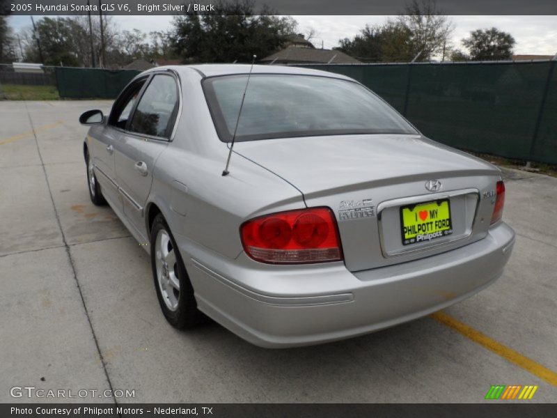 Bright Silver / Black 2005 Hyundai Sonata GLS V6