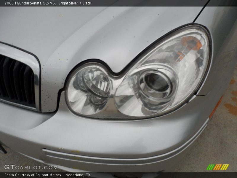 Bright Silver / Black 2005 Hyundai Sonata GLS V6