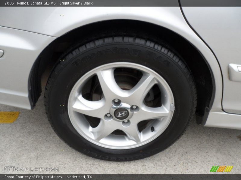 Bright Silver / Black 2005 Hyundai Sonata GLS V6