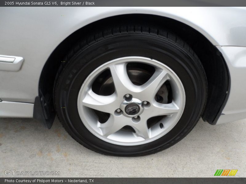 Bright Silver / Black 2005 Hyundai Sonata GLS V6