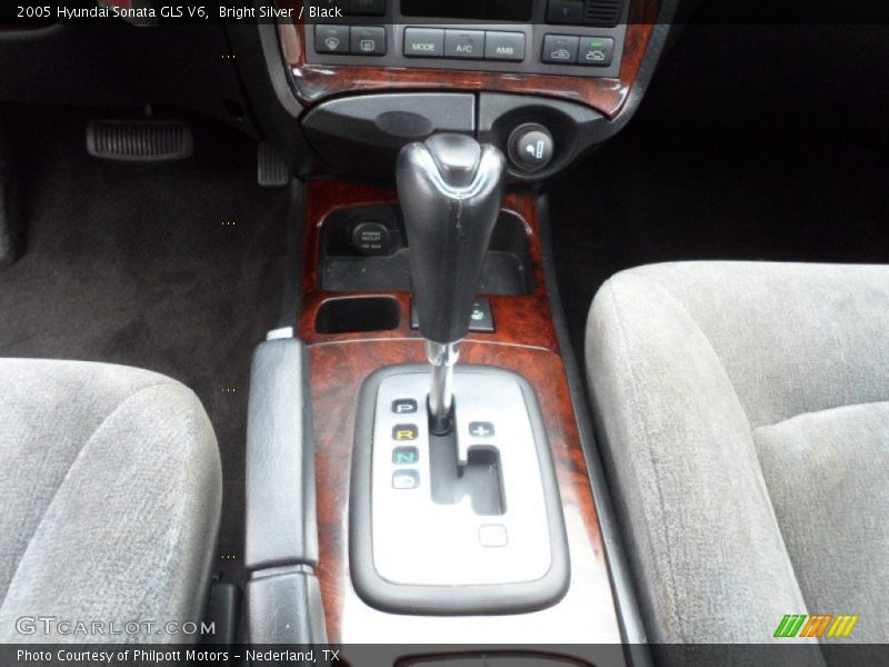 Bright Silver / Black 2005 Hyundai Sonata GLS V6