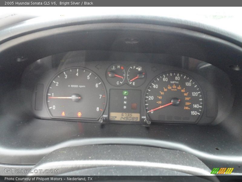 Bright Silver / Black 2005 Hyundai Sonata GLS V6