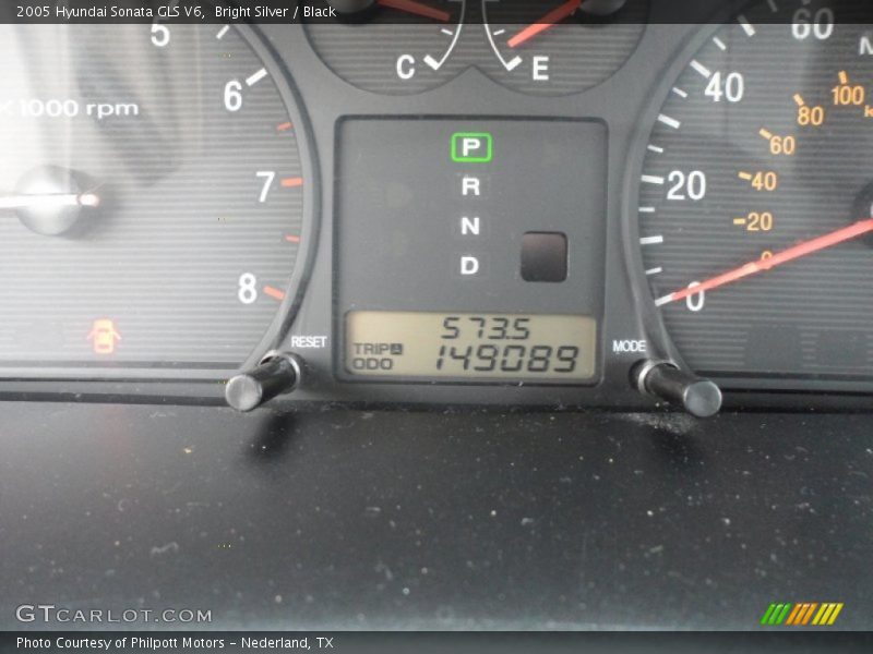 Bright Silver / Black 2005 Hyundai Sonata GLS V6