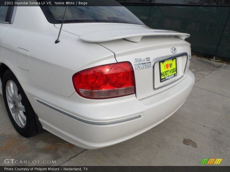 Noble White / Beige 2002 Hyundai Sonata LX V6