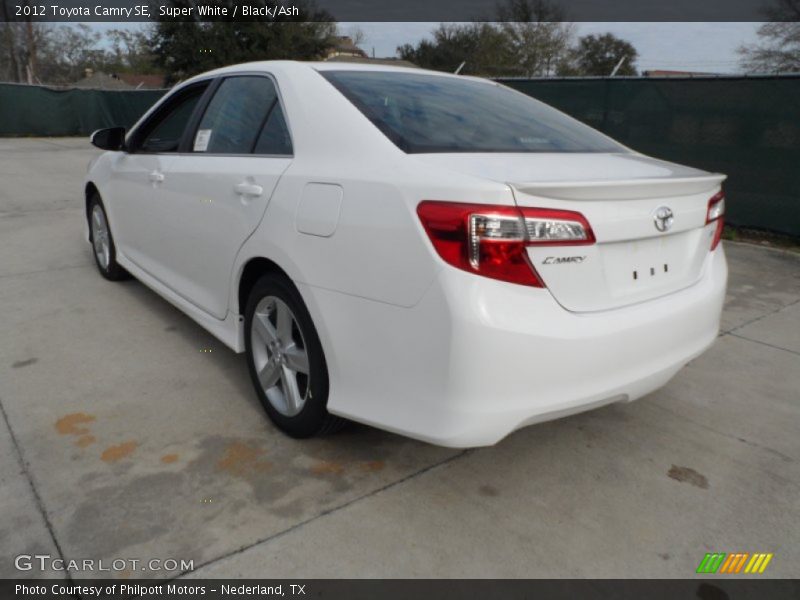 Super White / Black/Ash 2012 Toyota Camry SE
