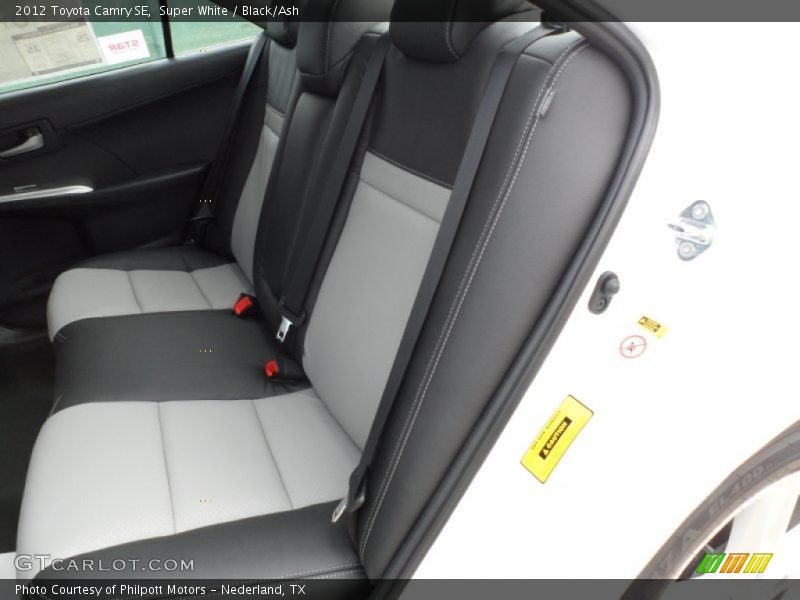 Super White / Black/Ash 2012 Toyota Camry SE
