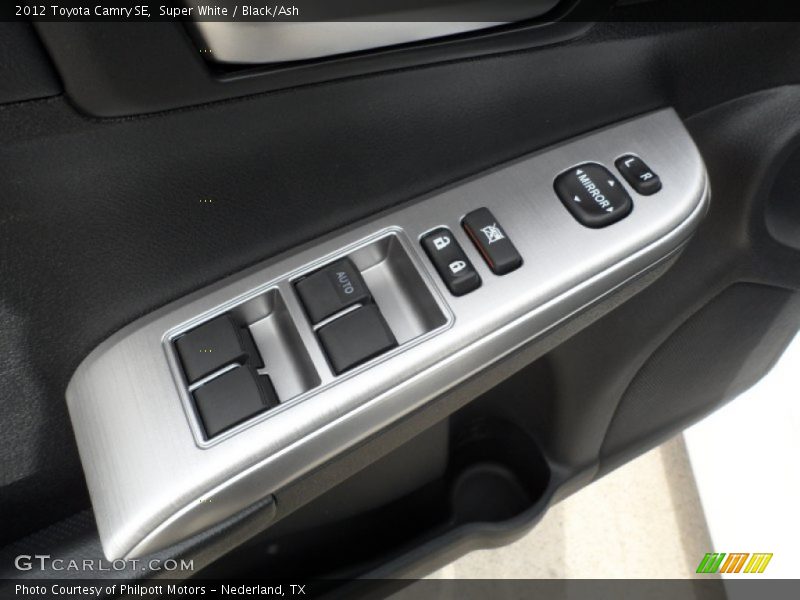 Super White / Black/Ash 2012 Toyota Camry SE
