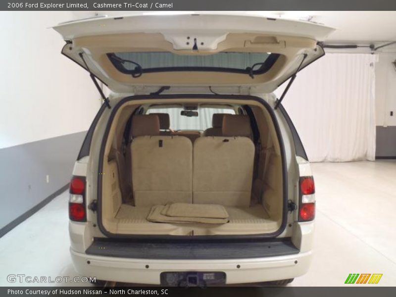 Cashmere Tri-Coat / Camel 2006 Ford Explorer Limited