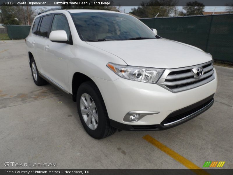 Blizzard White Pearl / Sand Beige 2012 Toyota Highlander SE