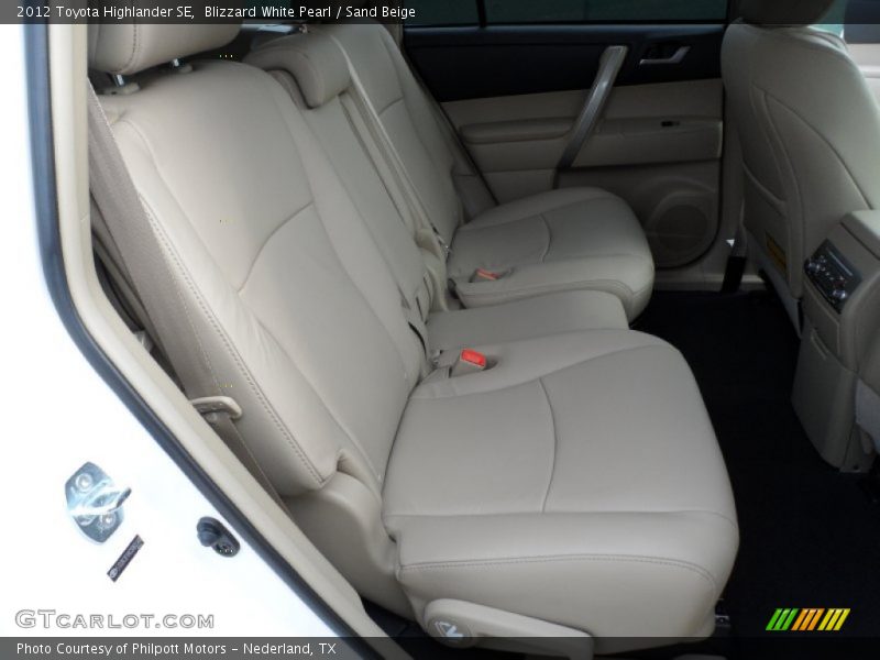 Blizzard White Pearl / Sand Beige 2012 Toyota Highlander SE