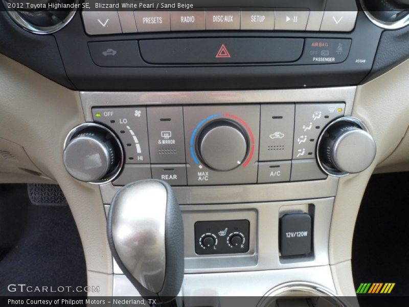 Blizzard White Pearl / Sand Beige 2012 Toyota Highlander SE