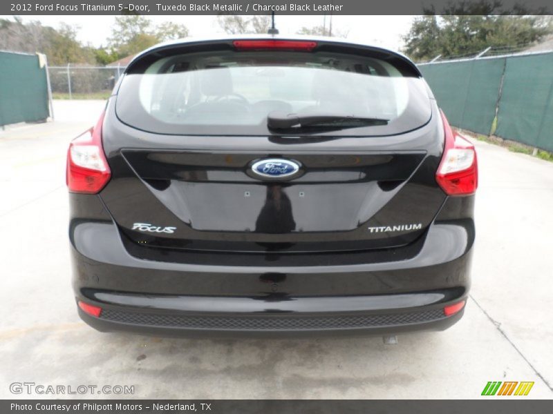 Tuxedo Black Metallic / Charcoal Black Leather 2012 Ford Focus Titanium 5-Door