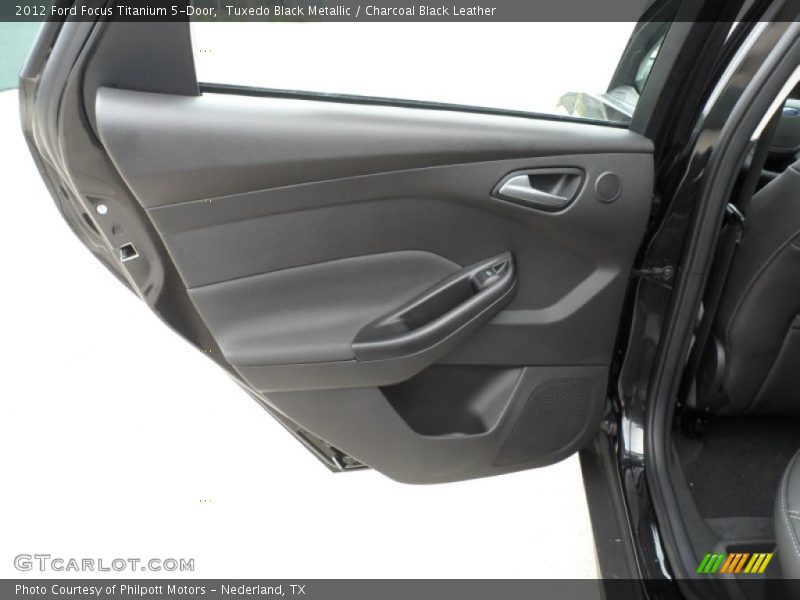 Tuxedo Black Metallic / Charcoal Black Leather 2012 Ford Focus Titanium 5-Door
