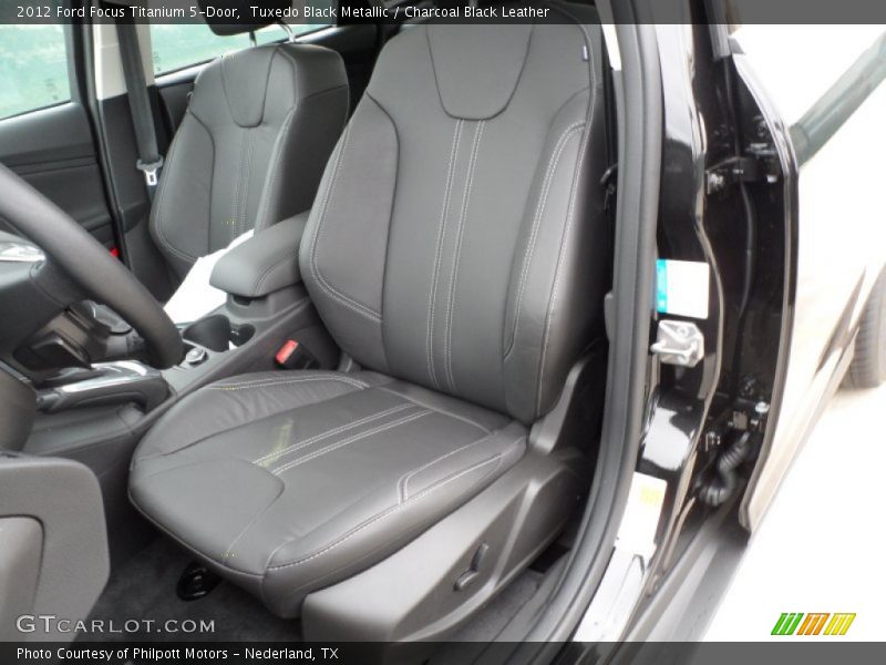 Tuxedo Black Metallic / Charcoal Black Leather 2012 Ford Focus Titanium 5-Door