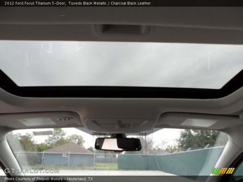 Tuxedo Black Metallic / Charcoal Black Leather 2012 Ford Focus Titanium 5-Door