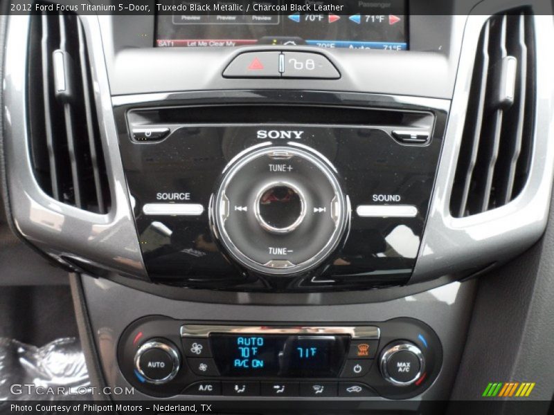 Tuxedo Black Metallic / Charcoal Black Leather 2012 Ford Focus Titanium 5-Door