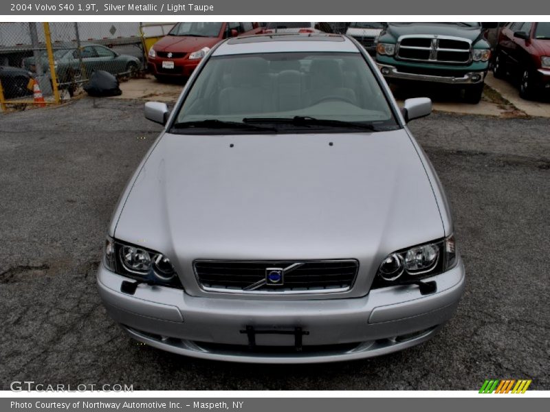 Silver Metallic / Light Taupe 2004 Volvo S40 1.9T