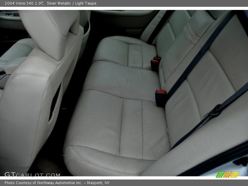 Silver Metallic / Light Taupe 2004 Volvo S40 1.9T