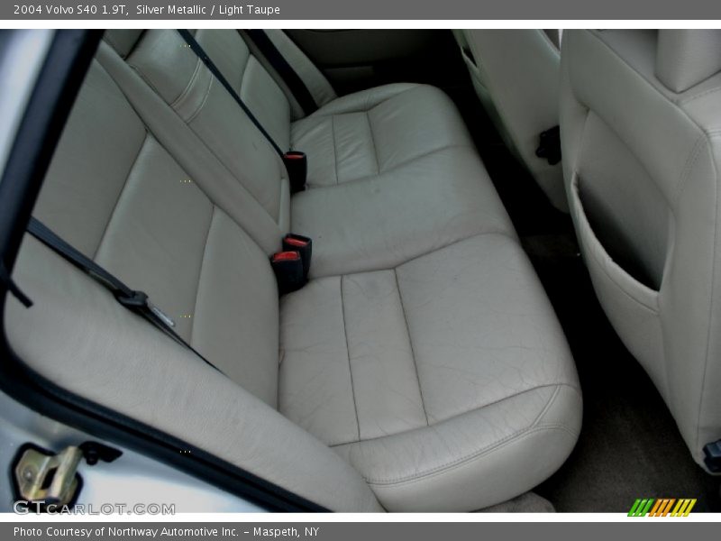 Silver Metallic / Light Taupe 2004 Volvo S40 1.9T