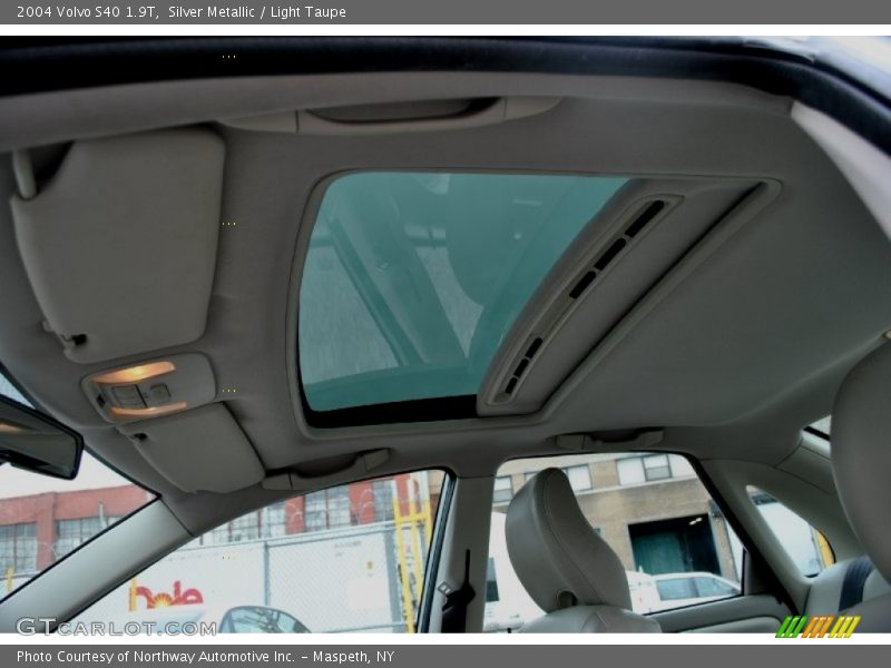 Silver Metallic / Light Taupe 2004 Volvo S40 1.9T