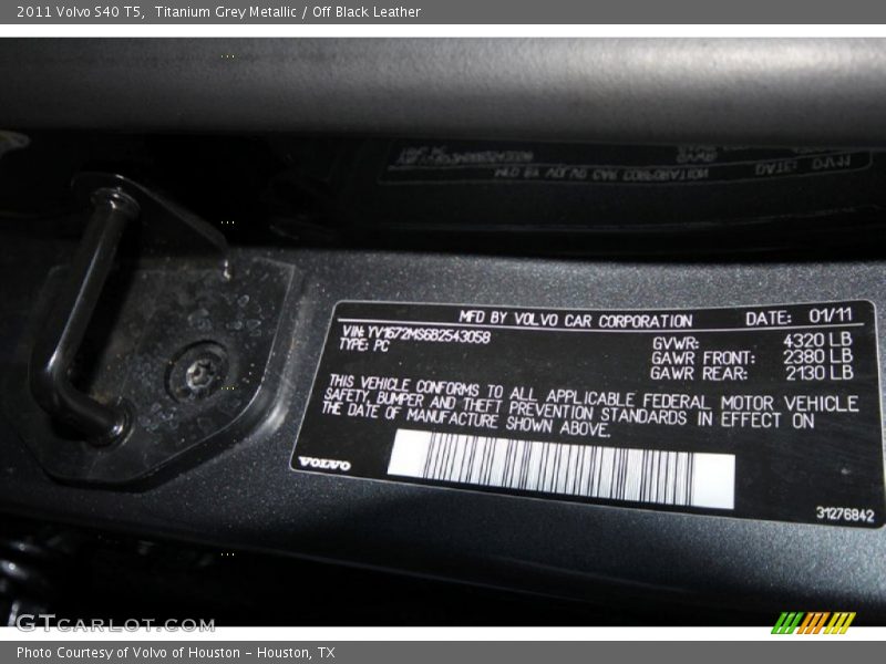 Titanium Grey Metallic / Off Black Leather 2011 Volvo S40 T5