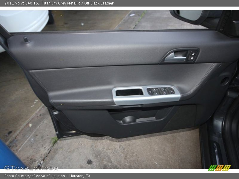 Titanium Grey Metallic / Off Black Leather 2011 Volvo S40 T5