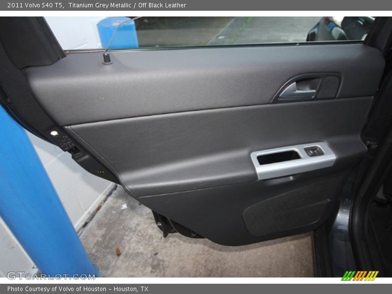 Titanium Grey Metallic / Off Black Leather 2011 Volvo S40 T5