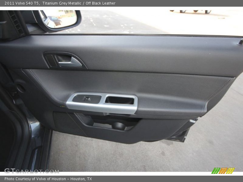 Titanium Grey Metallic / Off Black Leather 2011 Volvo S40 T5