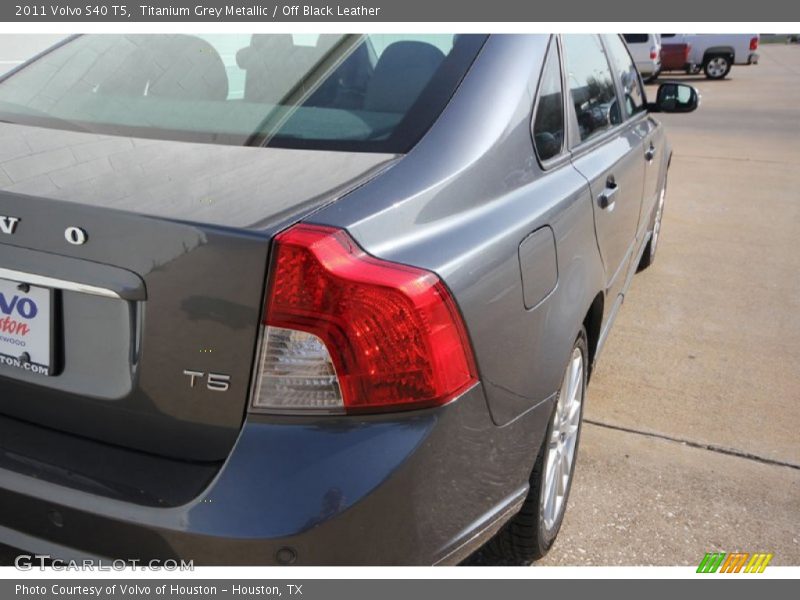 Titanium Grey Metallic / Off Black Leather 2011 Volvo S40 T5