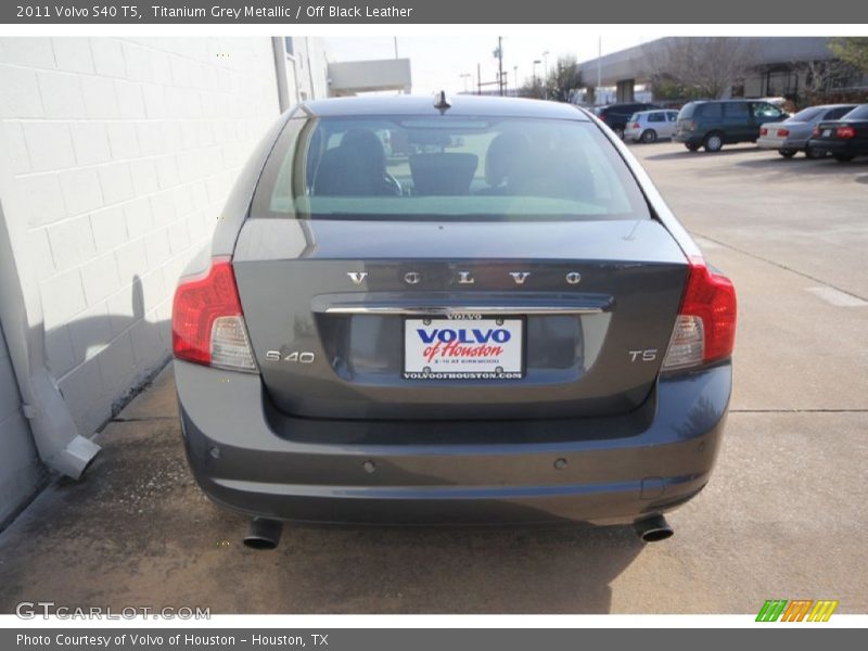 Titanium Grey Metallic / Off Black Leather 2011 Volvo S40 T5