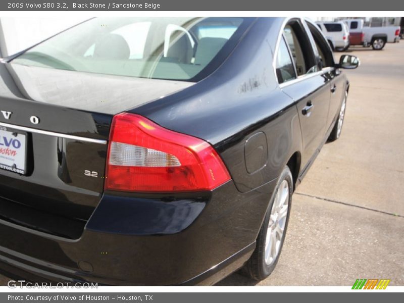 Black Stone / Sandstone Beige 2009 Volvo S80 3.2