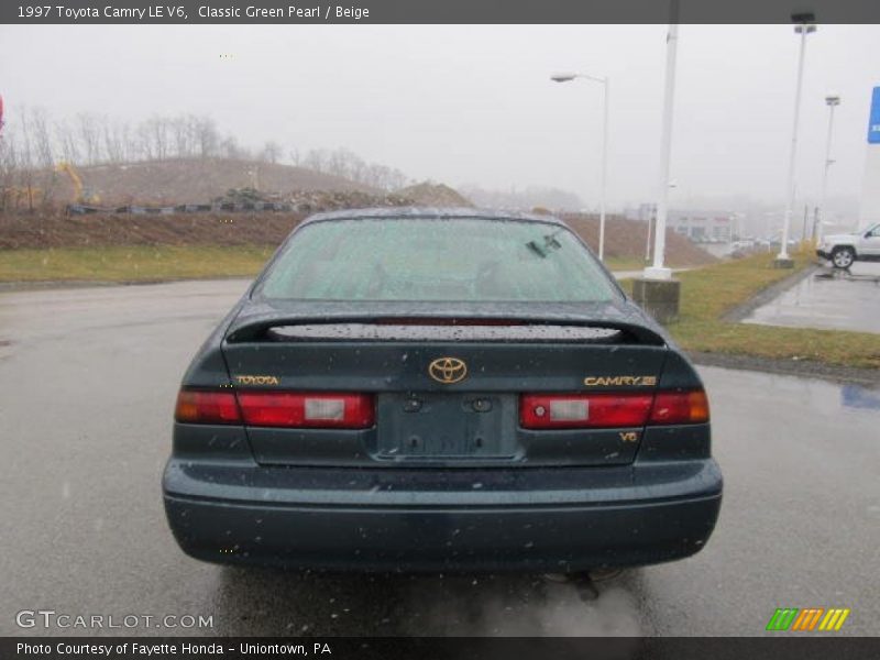 Classic Green Pearl / Beige 1997 Toyota Camry LE V6