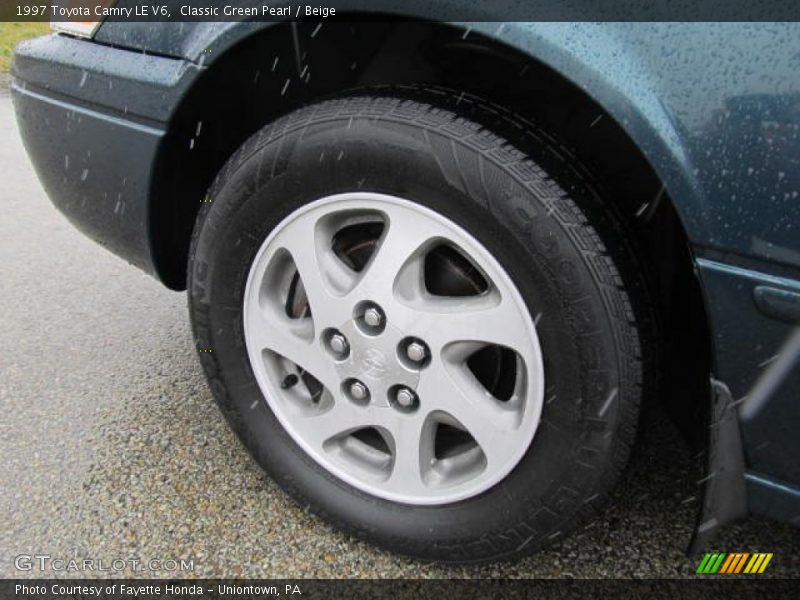 Classic Green Pearl / Beige 1997 Toyota Camry LE V6