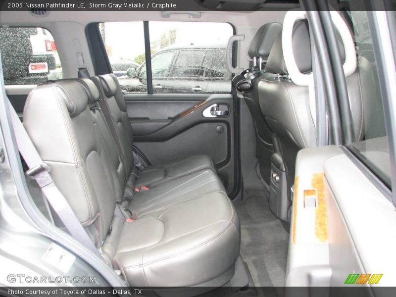 Storm Gray Metallic / Graphite 2005 Nissan Pathfinder LE