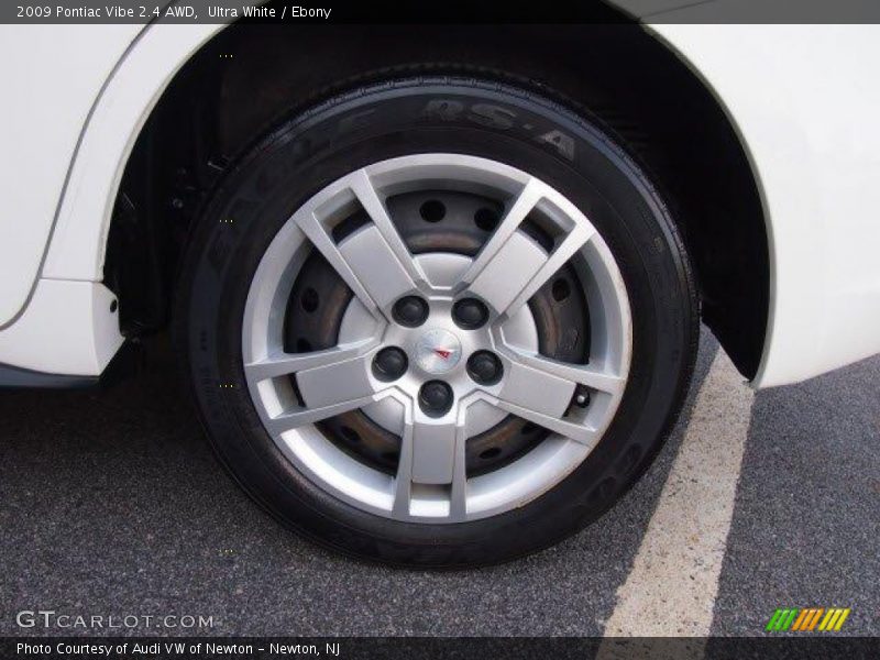 Ultra White / Ebony 2009 Pontiac Vibe 2.4 AWD
