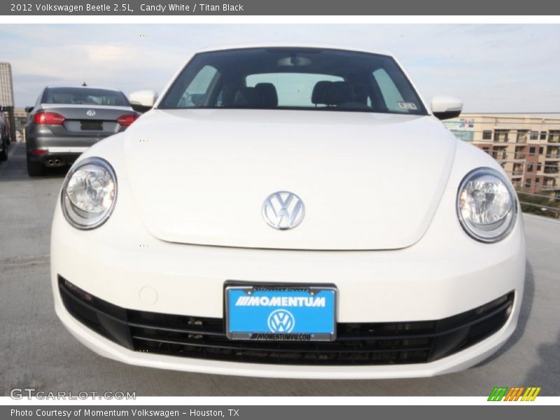 Candy White / Titan Black 2012 Volkswagen Beetle 2.5L