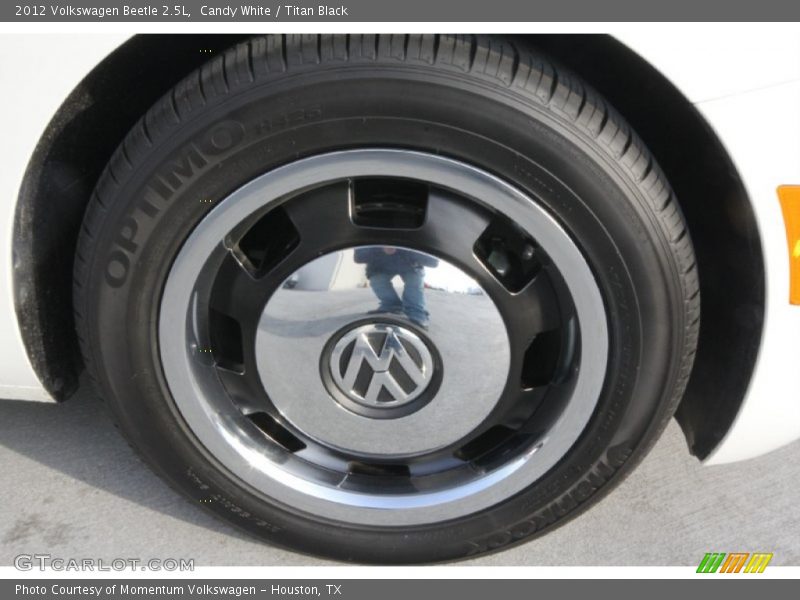 Candy White / Titan Black 2012 Volkswagen Beetle 2.5L